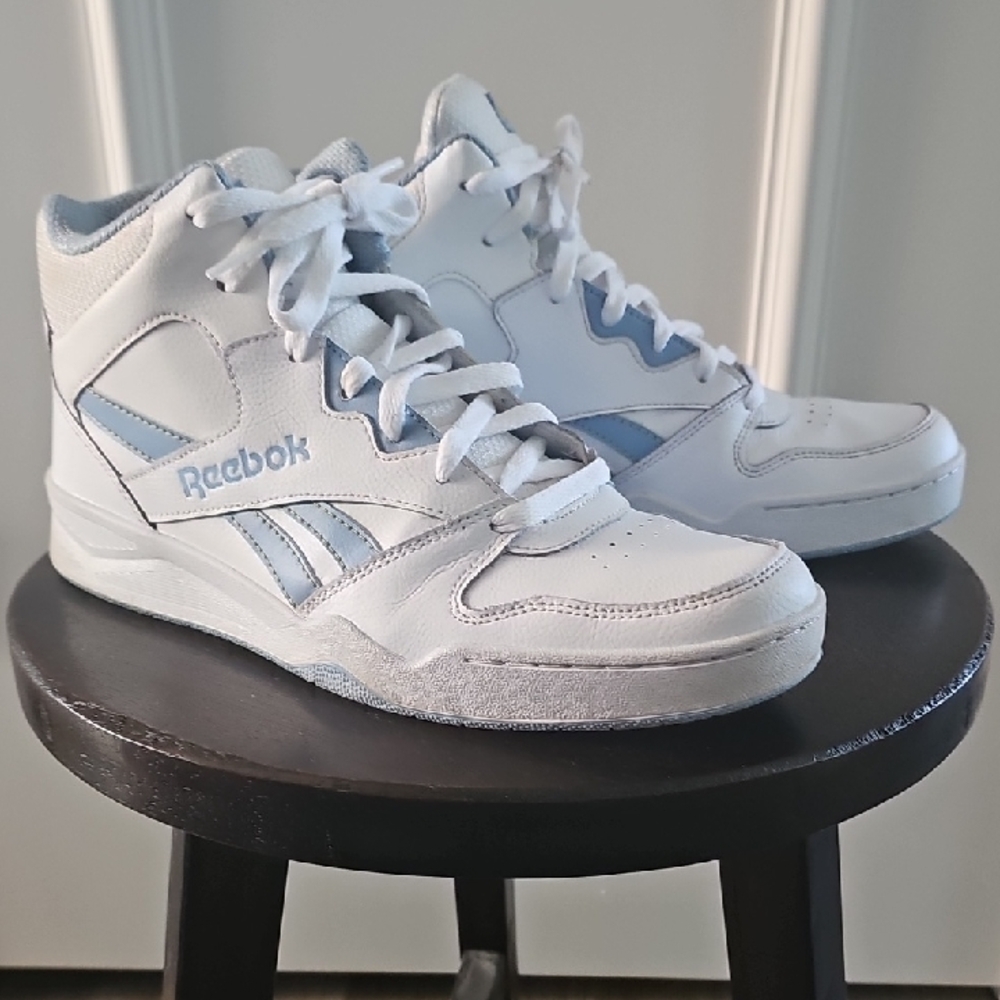Men's Size 11 1/2 Reebok White and Blue Sneakers USED